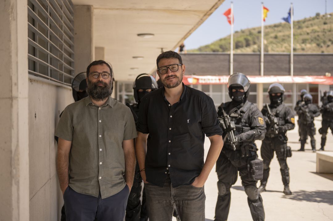 Dani De La Torre y Fran Araujo en el rodaje de la Unidad Dani De La Torre y Fran Araujo en el rodaje de la Unidad