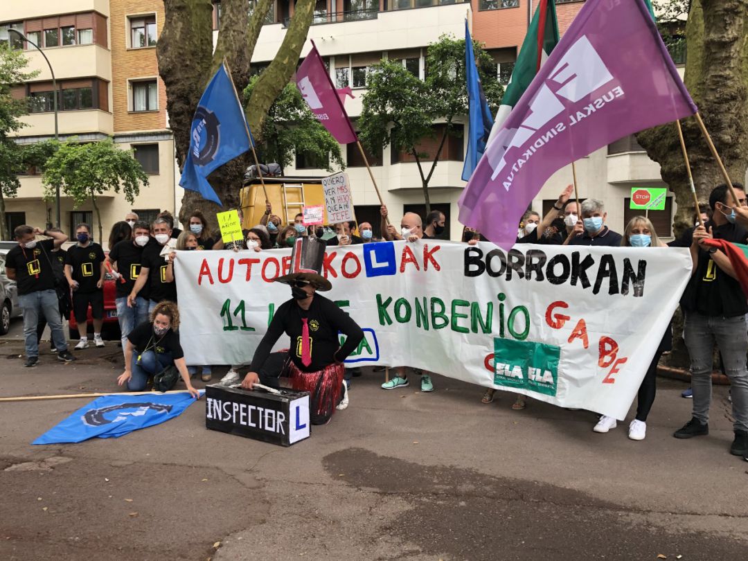 ELA cifra en un 65 % el seguimiento de la huelga en autoescuelas de Bizkaia ELA cifra en un 65 % el seguimiento de la huelga en autoescuelas de Bizkaia