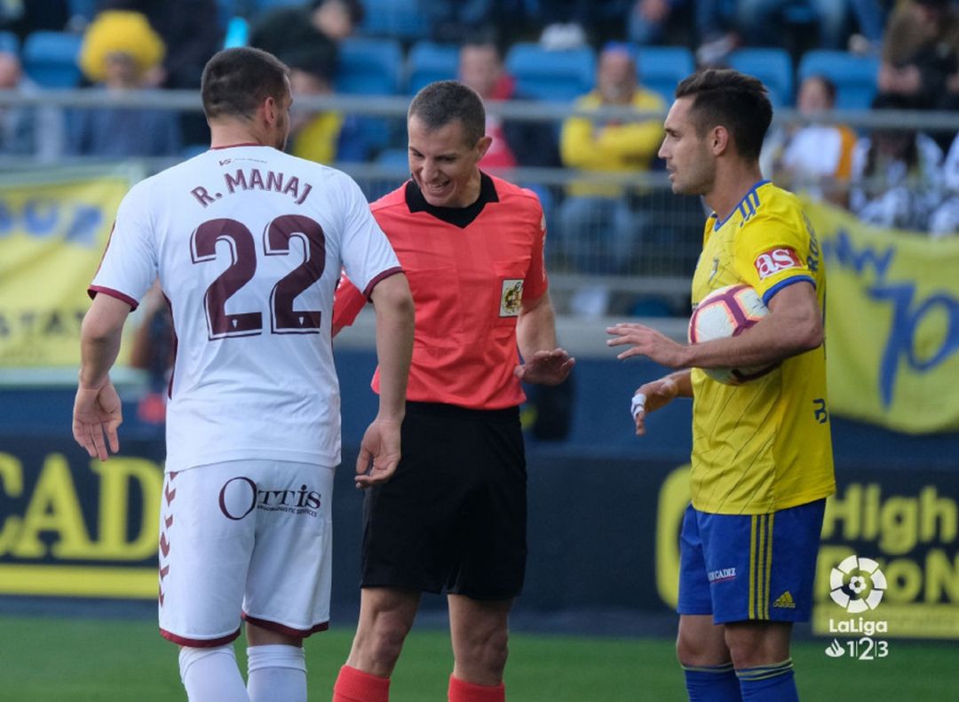 Rey Manaj en su visita a Carranza como jugador del Albacete. Rey Manaj en su visita a Carranza como jugador del Albacete.