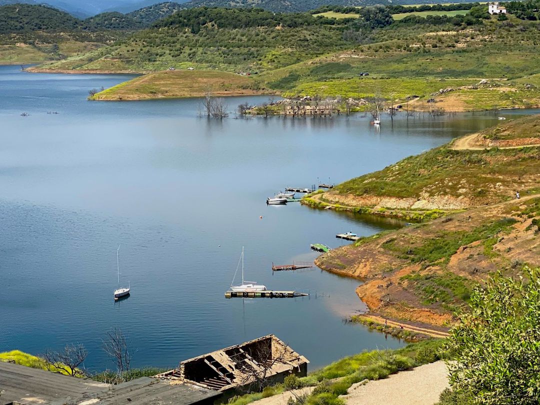 Embalse La Breña II, en Almodóvar del Río, Córdoba Embalse La Breña II, en Almodóvar del Río, Córdoba