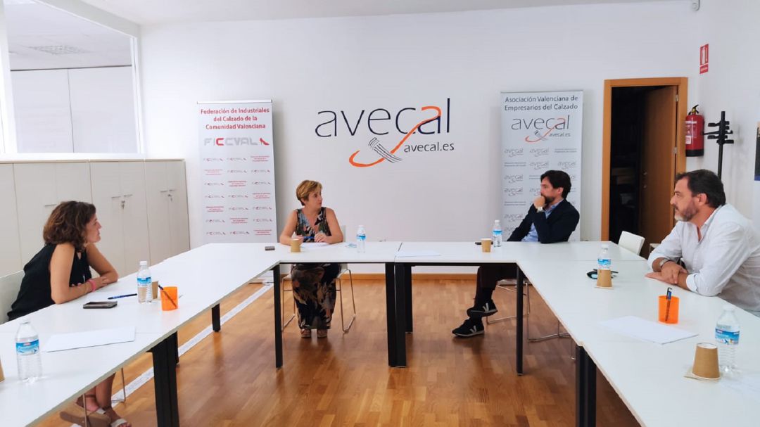 Reunión con la Asociación Valenciana de Empresarios del Calzado Reunión con la Asociación Valenciana de Empresarios del Calzado