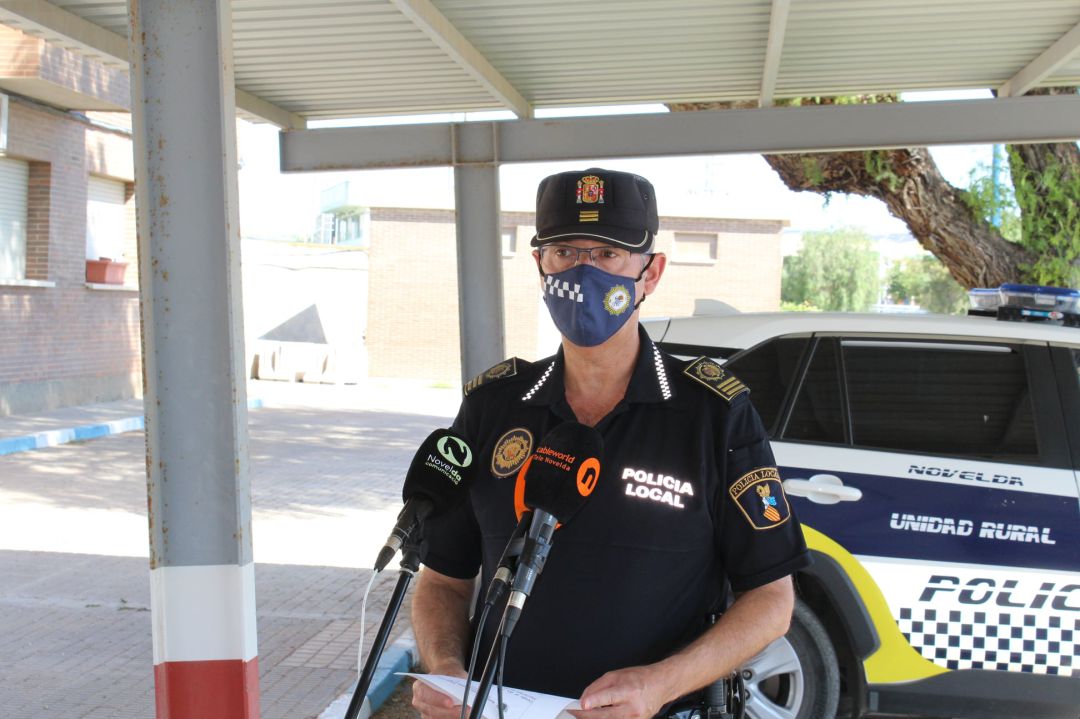 El intendente de la Policía Local de Novelda informa sobre la reyerta El intendente de la Policía Local de Novelda informa sobre la reyerta