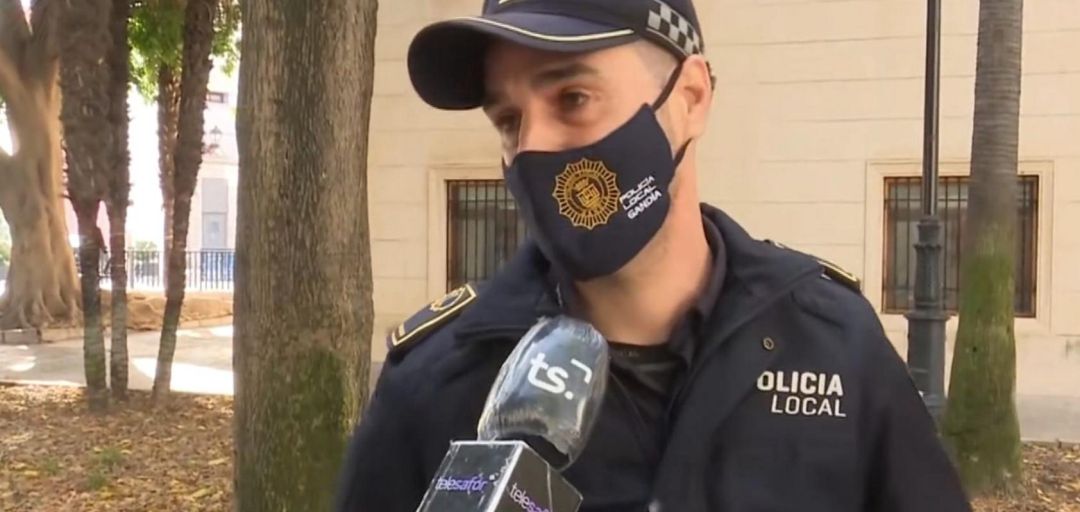 El oficial de la Policía Local, Rubén Torán, que salvó la vida del bebé El oficial de la Policía Local, Rubén Torán, que salvó la vida del bebé