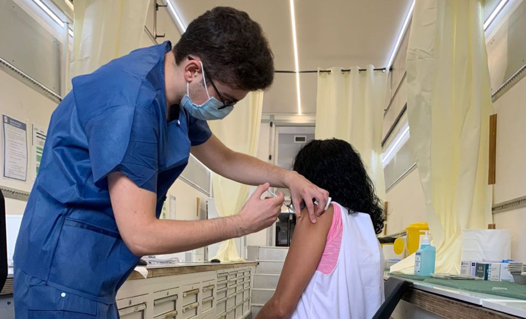 Els més joves ja poden demanar per rebre el vaccí. Els més joves ja poden demanar per rebre el vaccí.