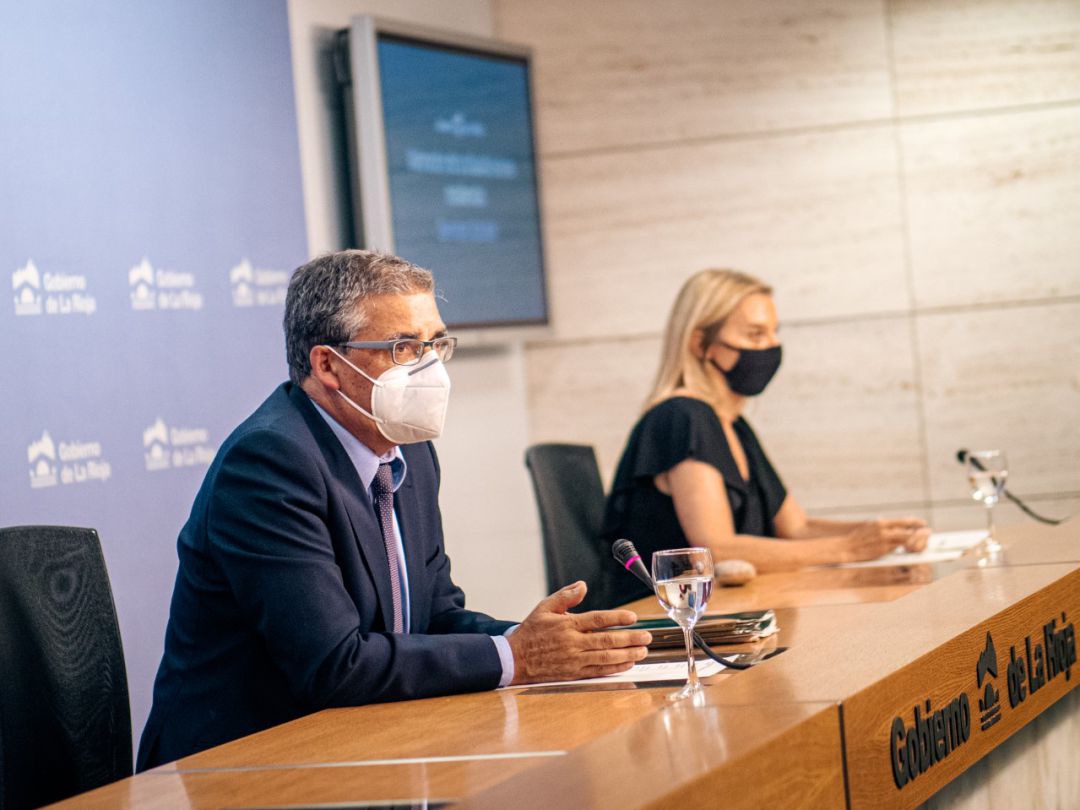 El consejero de Servicios Sociales y Gobernanza Pública, Pablo Rubio, y la directora de Dependencia, Discapacidad y Mayores, María Somalo El consejero de Servicios Sociales y Gobernanza Pública, Pablo Rubio, y la directora de Dependencia, Discapacidad y Mayores, María Somalo