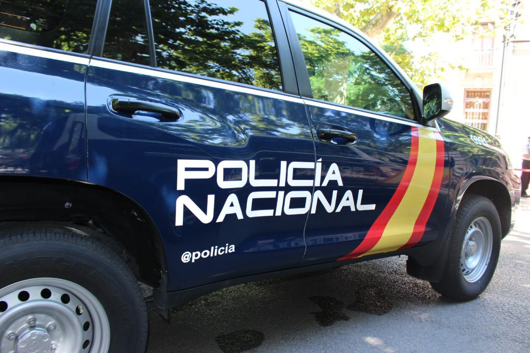 IMAGEN DE UN COCHE DE LA POLICÍA NACIONAL IMAGEN DE UN COCHE DE LA POLICÍA NACIONAL