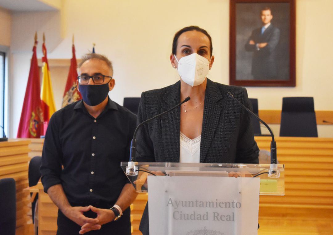 La alcaldesa de la capital y el presidente del IMPEFE han ofrecido los detalles del Plan de Empleo La alcaldesa de la capital y el presidente del IMPEFE han ofrecido los detalles del Plan de Empleo