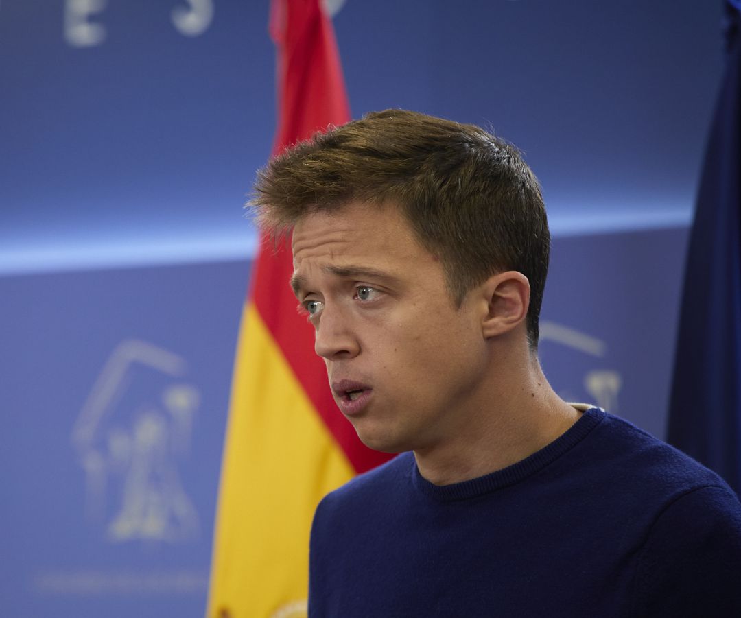 Íñigo Errejón denuncia la situación laboral del joven que fue agredido en Huelva. Íñigo Errejón denuncia la situación laboral del joven que fue agredido en Huelva.