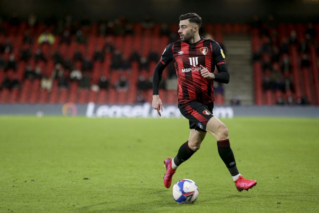 Diego Rico conduce un balón en un partido con el Bournemouth Diego Rico conduce un balón en un partido con el Bournemouth