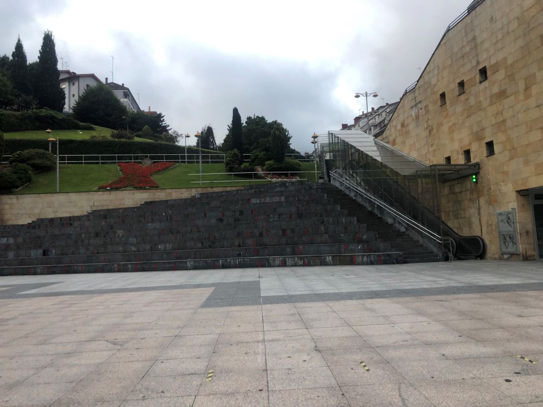 Imagen de las gradas de la plaza de Unzaga, en Eibar Imagen de las gradas de la plaza de Unzaga, en Eibar