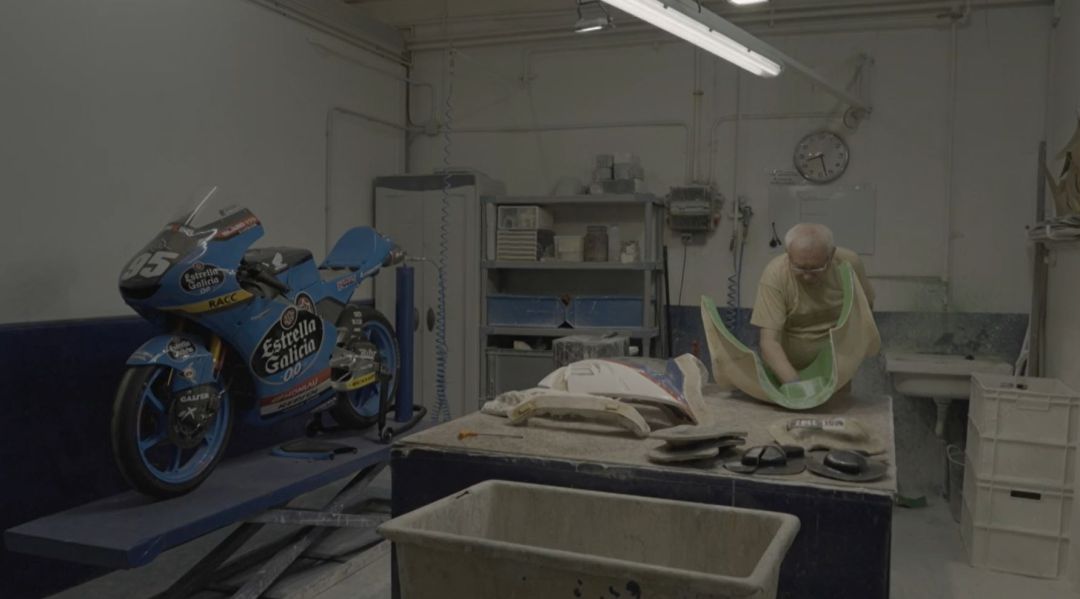 parte de la muestra de la artesanía dentro del motociclismo parte de la muestra de la artesanía dentro del motociclismo