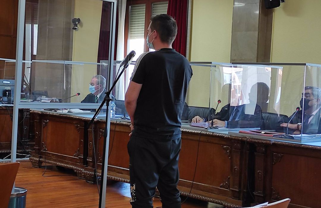 El acusado durante su declaración en el juicio el pasado mes de junio. El acusado durante su declaración en el juicio el pasado mes de junio.
