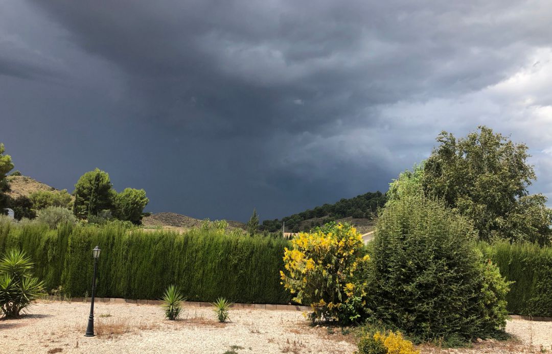 Cielo en Cehegin minutos antes de la llegada de la tormenta Cielo en Cehegin minutos antes de la llegada de la tormenta