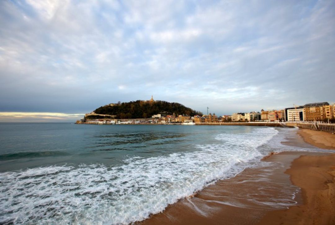 Playa de la Concha en San Sebastián. Playa de la Concha en San Sebastián.
