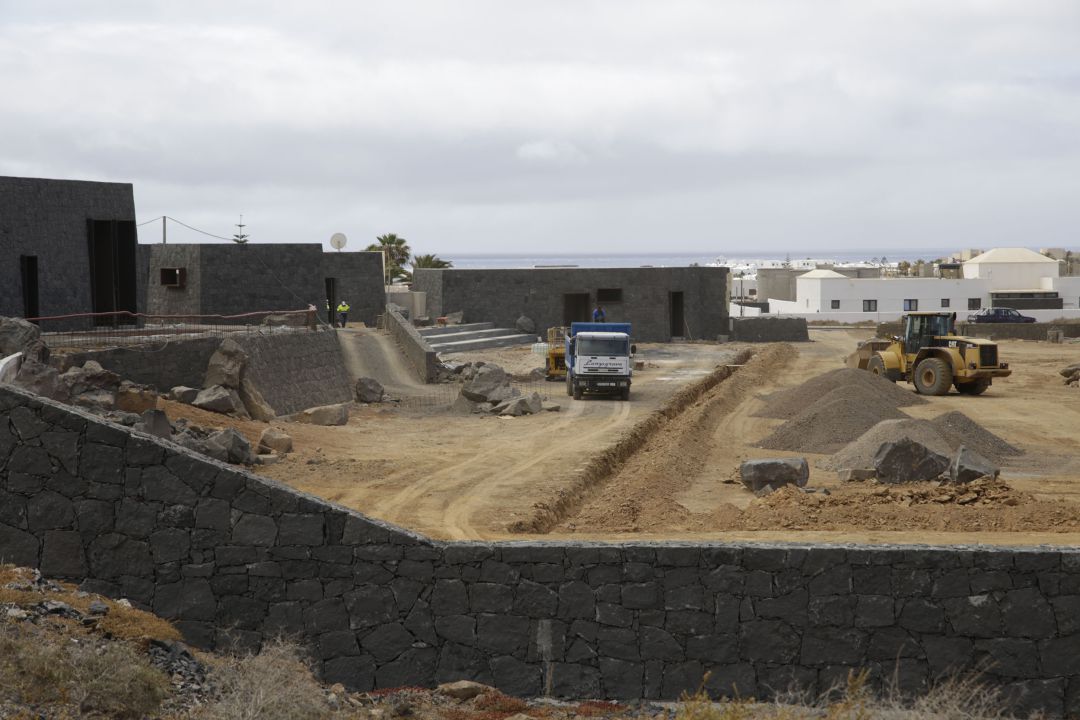 Reanudación de los trabajos en la Ciudad Deportiva de Costa Teguise. Reanudación de los trabajos en la Ciudad Deportiva de Costa Teguise.