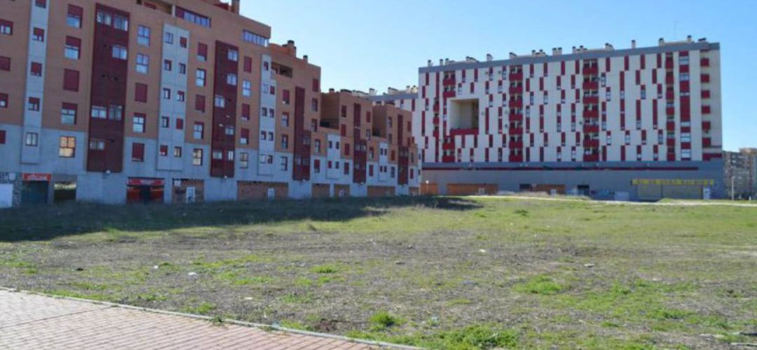 Terreno donde se construirá el centro de salud del barrio Parla Este. Terreno donde se construirá el centro de salud del barrio Parla Este.