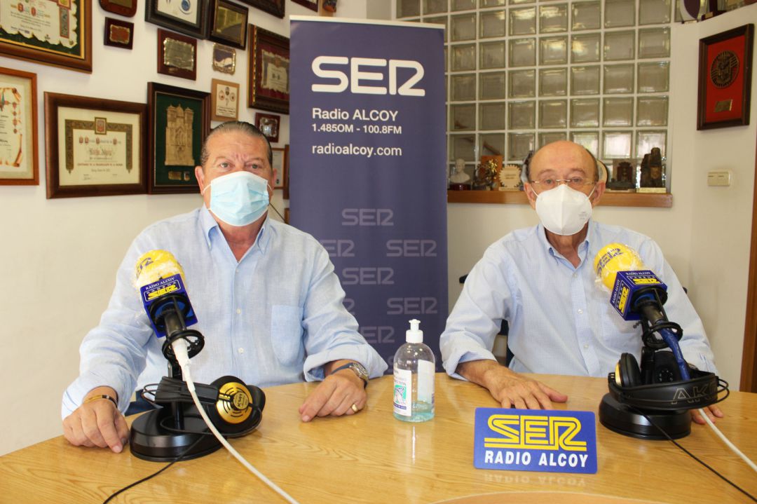 Jorge Vaquer y José Vicente Vidal en el estudio central de Radio Alcoy Jorge Vaquer y José Vicente Vidal en el estudio central de Radio Alcoy