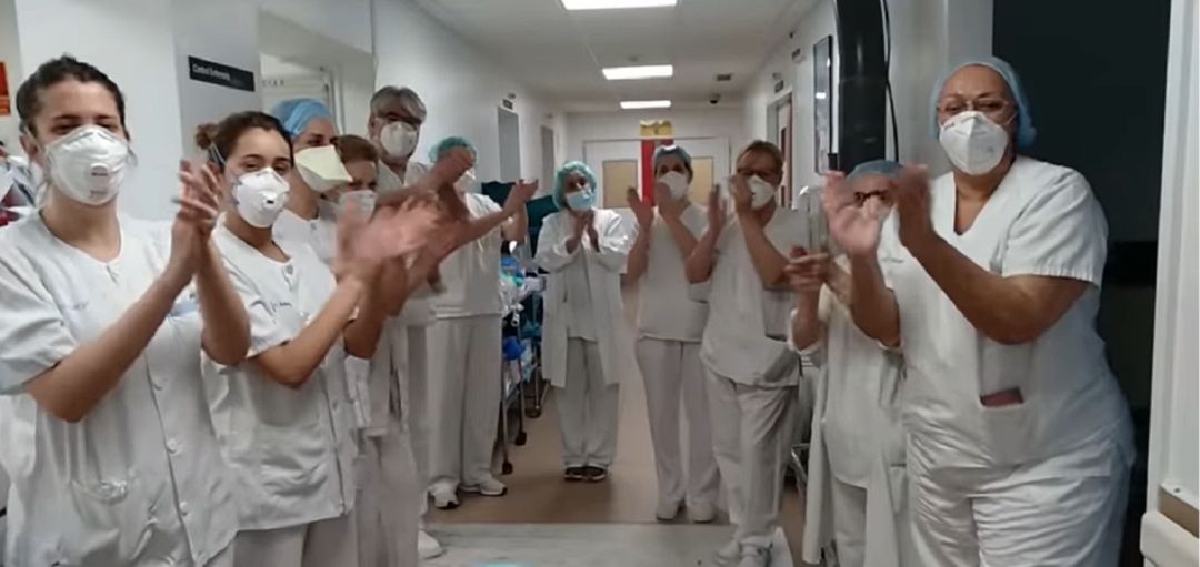 El personal del Hospital Santos Reyes agradece a través de un emocionante vídeo las aportaciones de toda la ciudadanía, empresas y colectivos que están apoyando su trabajo durante esta crisis sanitaria El personal del Hospital Santos Reyes agradece a través de un emocionante vídeo las aportaciones de toda la ciudadanía, empresas y colectivos que están apoyando su trabajo durante esta crisis sanitaria