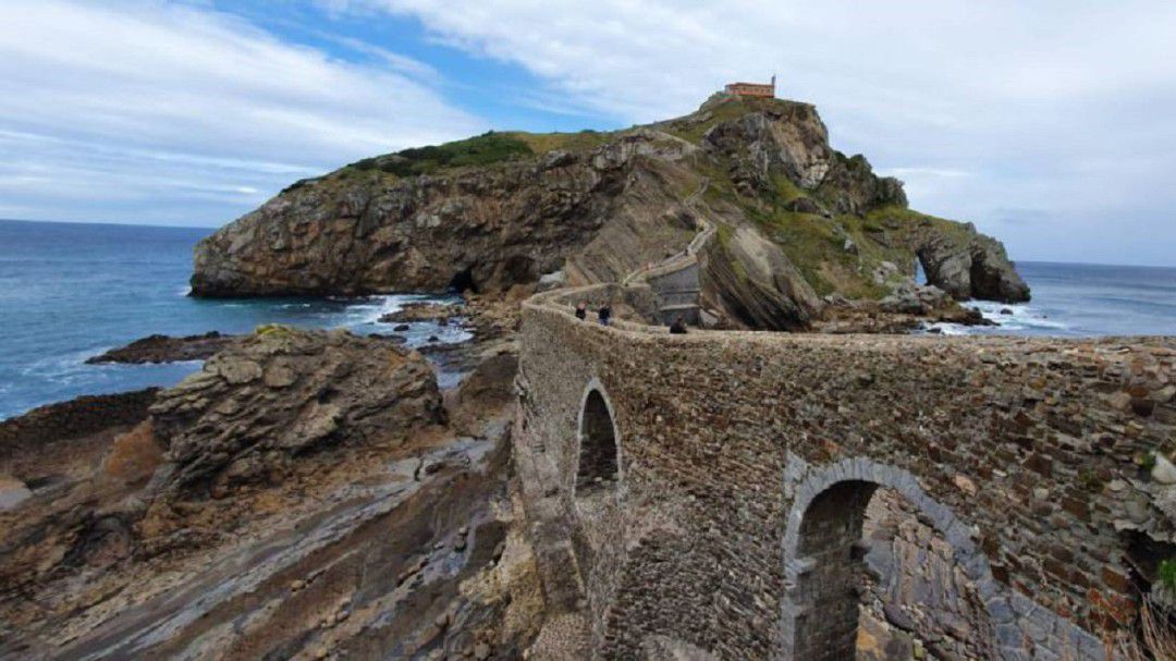 Se prevé que el tránsito de caminantes vuelva en otoño, cuando se estima que concluyan las labores para evitar nuevos movimientos en el terreno Se prevé que el tránsito de caminantes vuelva en otoño, cuando se estima que concluyan las labores para evitar nuevos movimientos en el terreno