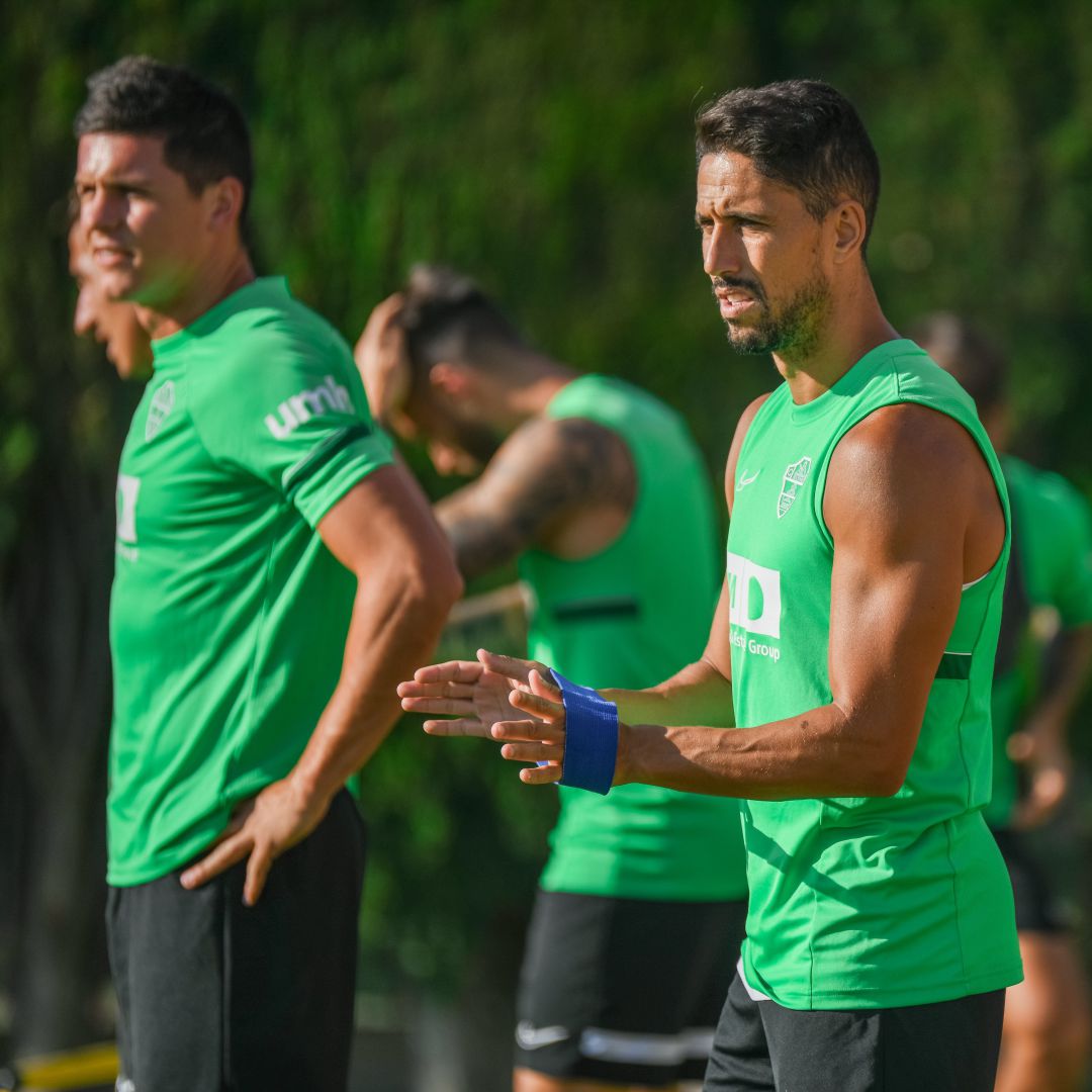 Fidel Chaves, a la derecha, junto a Guido Carrillo en un entrenamiento Fidel Chaves, a la derecha, junto a Guido Carrillo en un entrenamiento