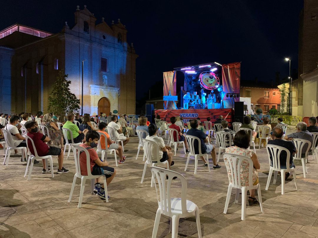 Aspecto que presentaba uno de los actos culturales celebrados el pasado verano en La Seca Aspecto que presentaba uno de los actos culturales celebrados el pasado verano en La Seca