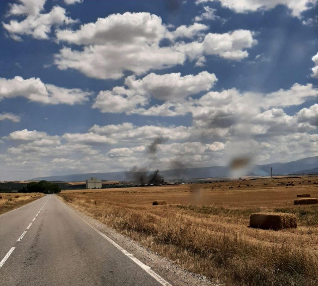 Los bomberos controlan un incendio en una nave de Cartonajes Eresma del Polígono de Valverde Los bomberos controlan un incendio en una nave de Cartonajes Eresma del Polígono de Valverde