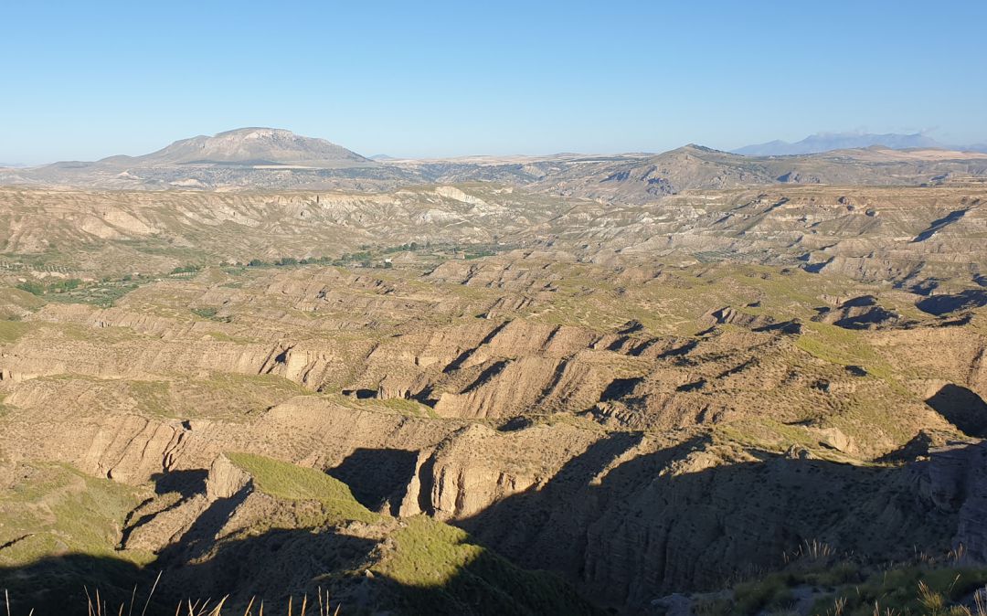 Desierto de Los Coloraos en Gorafe, uno de los más espectaculares paisajes del Geoparque de Granada Desierto de Los Coloraos en Gorafe, uno de los más espectaculares paisajes del Geoparque de Granada