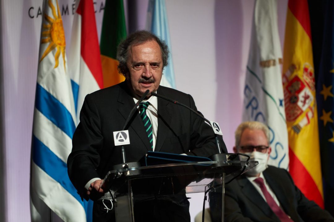 Ricardo Alfonsín, Embajador de Argentina Ricardo Alfonsín, Embajador de Argentina