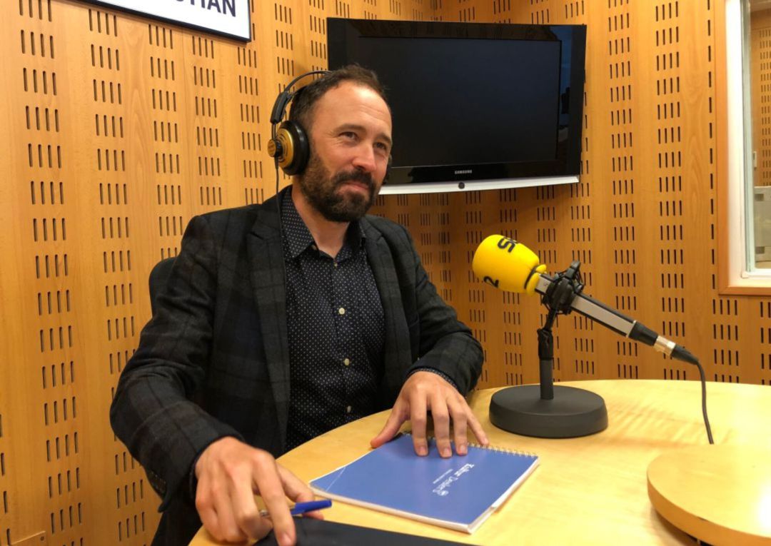 Denis Itxaso durante una entrevista en Radio San Sebastián. Denis Itxaso durante una entrevista en Radio San Sebastián.