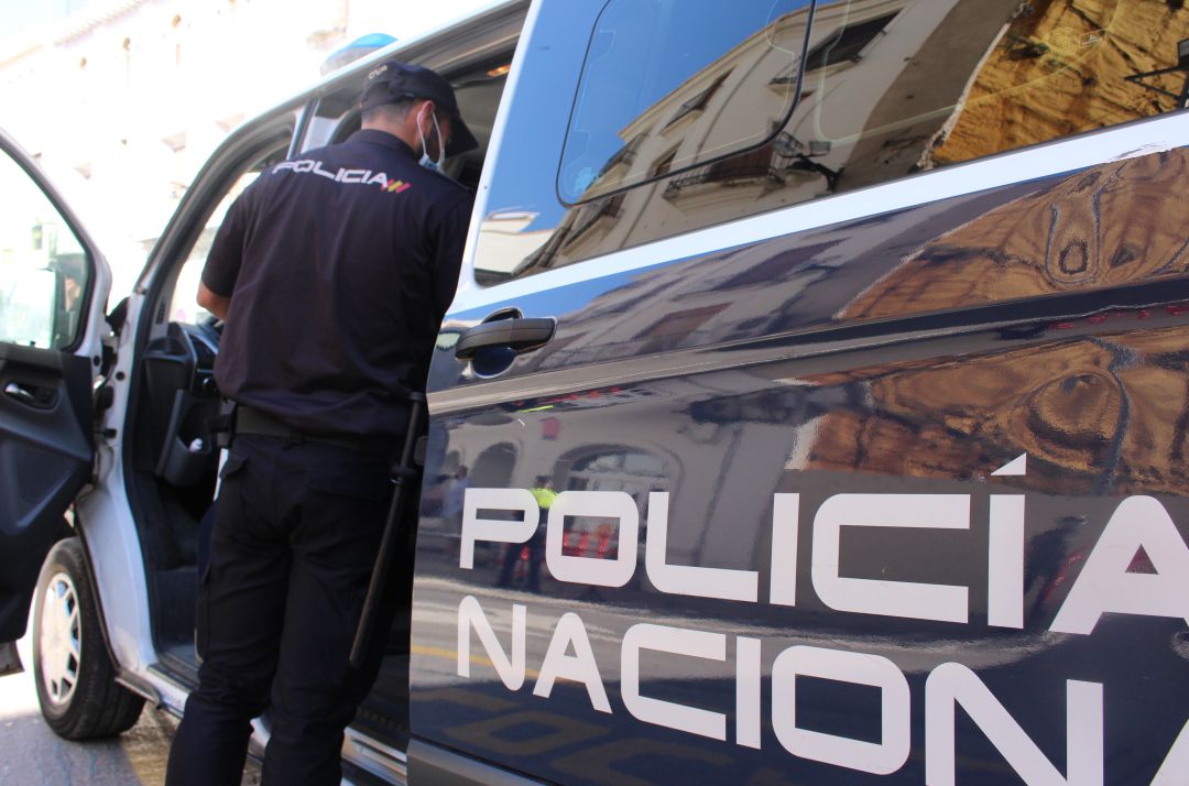 Detenido por amenazar con una pistola a varias personas en una terraza de València Detenido por amenazar con una pistola a varias personas en una terraza de València