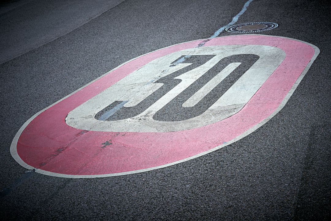 Los límites a 30 kilómetros por hora no supondrán sanciones hasta mediados de septiembre Los límites a 30 kilómetros por hora no supondrán sanciones hasta mediados de septiembre