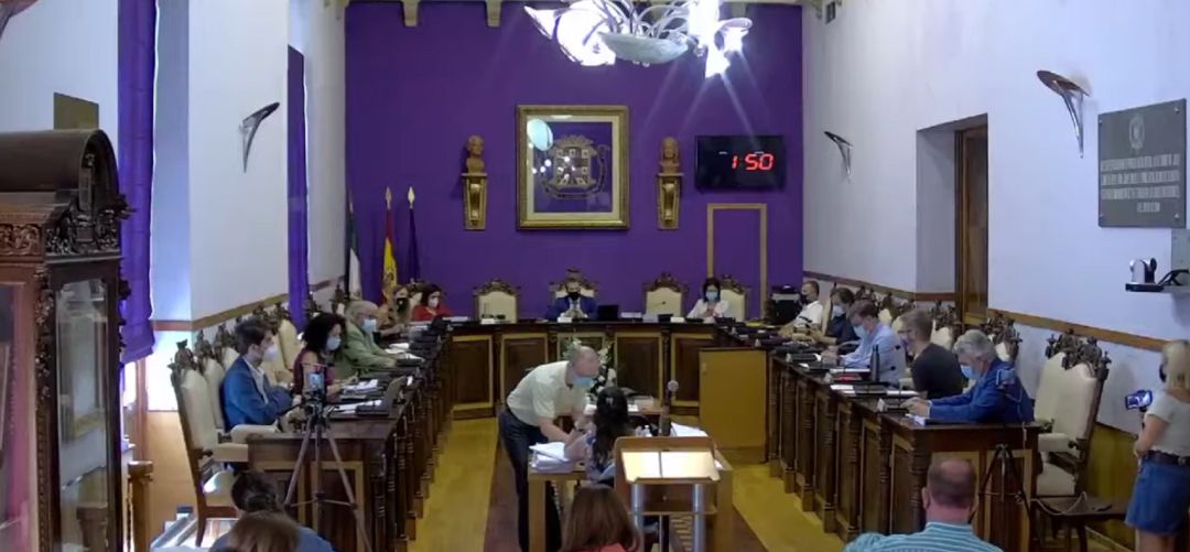 Instante del pleno ordinario celebrado este jueves en el Ayuntamiento de la capital. Instante del pleno ordinario celebrado este jueves en el Ayuntamiento de la capital.