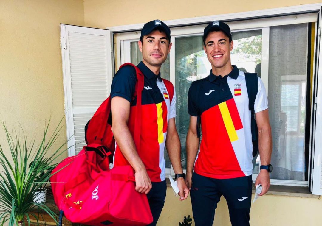 El ciutadellenc Albert Torres i Sebastià Mora ja han partit cap a Tòquio per competir en ciclisme en pista. El ciutadellenc Albert Torres i Sebastià Mora ja han partit cap a Tòquio per competir en ciclisme en pista.