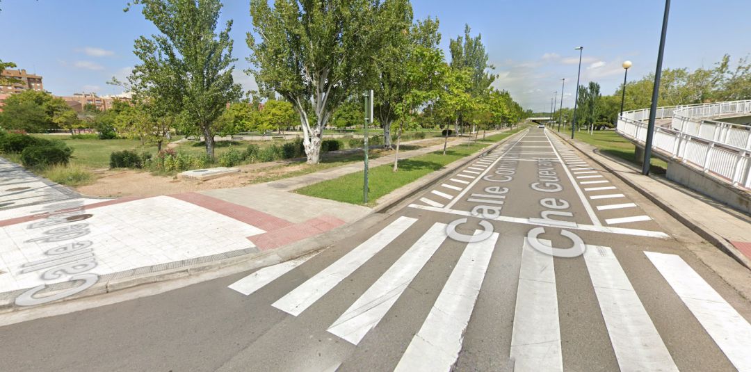 Calle y parque Che Guevara en el barrio del Actur de Zaragoza Calle y parque Che Guevara en el barrio del Actur de Zaragoza