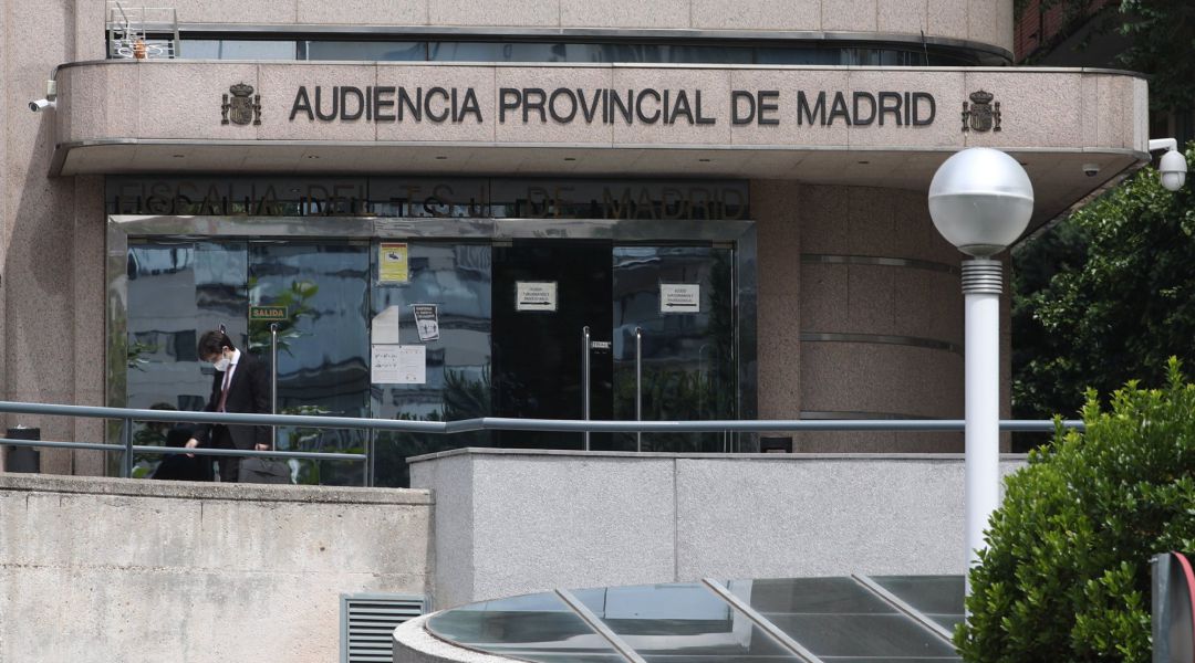 Entrada a la Audiencia Provincial de Madrid. Entrada a la Audiencia Provincial de Madrid.