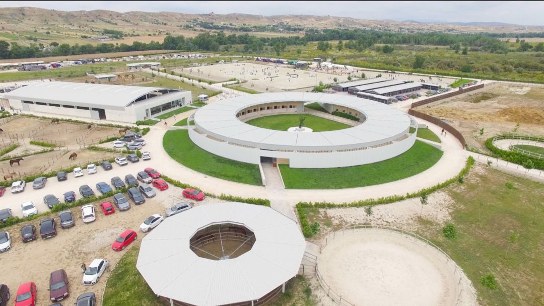 La mejor Yeguada de la Comunidad de Madrid, dedicada a la cría de caballos de competición, está en Valdetorres de Jarama La mejor Yeguada de la Comunidad de Madrid, dedicada a la cría de caballos de competición, está en Valdetorres de Jarama