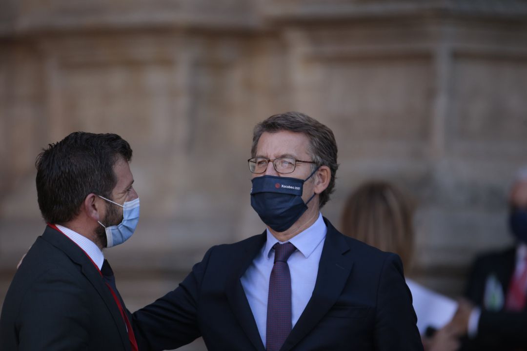 El presidente de la Xunta de Galicia, Alberto Núñez Feijóo (d), a su llegada al Convento de San Esteban para celebrar la XXIV Conferencia de Presidentes El presidente de la Xunta de Galicia, Alberto Núñez Feijóo (d), a su llegada al Convento de San Esteban para celebrar la XXIV Conferencia de Presidentes