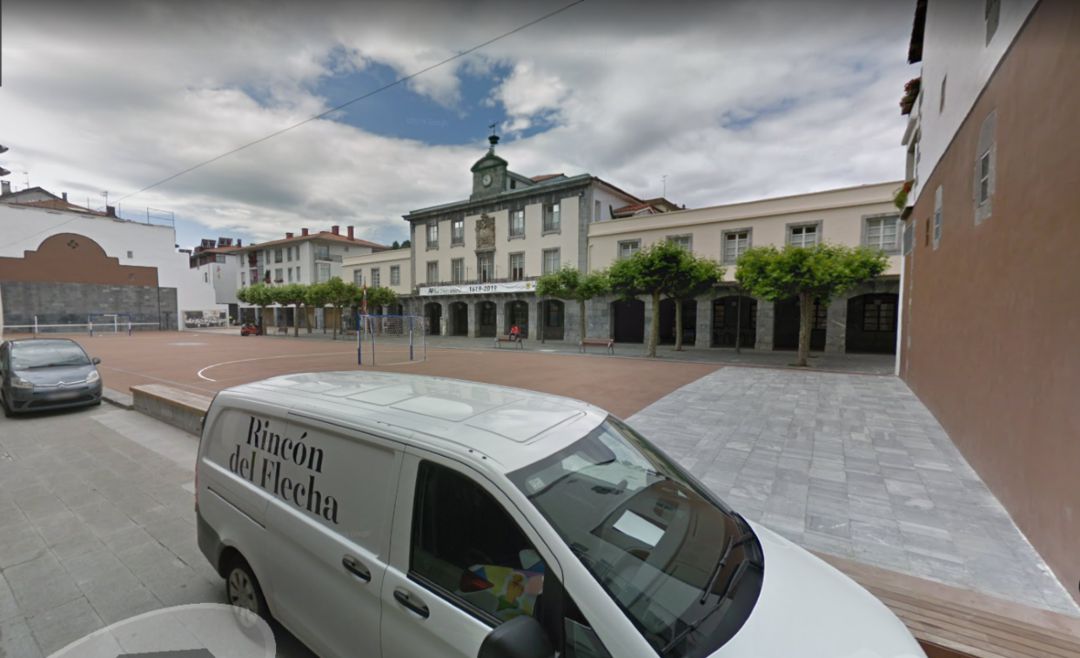 El Ayuntamiento llama a no ir a Villabona este fin de semana. El Ayuntamiento llama a no ir a Villabona este fin de semana.