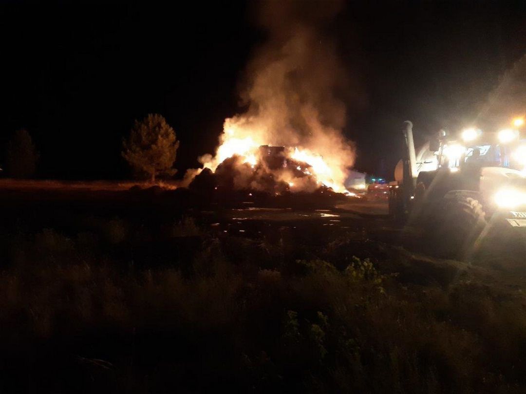 La Junta baja a nivel 0 el incendio forestal en la localidad segoviana de Navalilla La Junta baja a nivel 0 el incendio forestal en la localidad segoviana de Navalilla