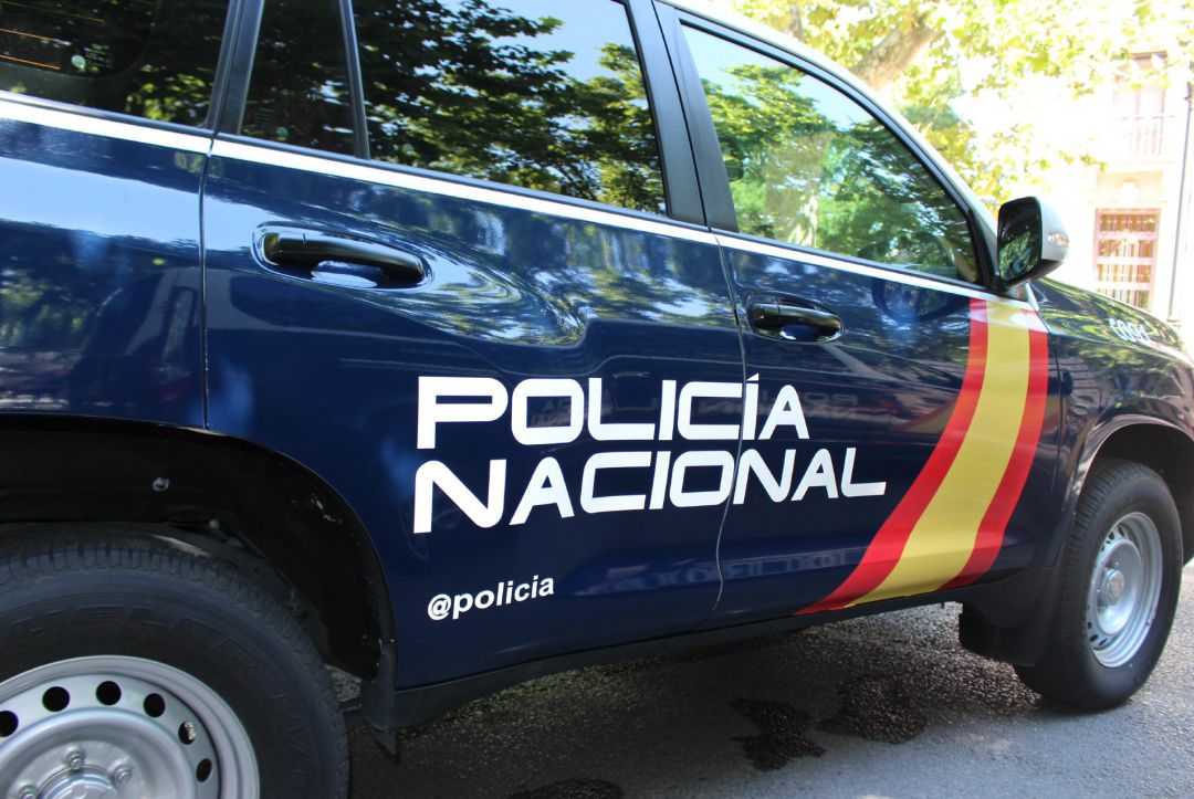 IMAGEN DE UN COCHE DE LA POLICÍA NACIONAL IMAGEN DE UN COCHE DE LA POLICÍA NACIONAL