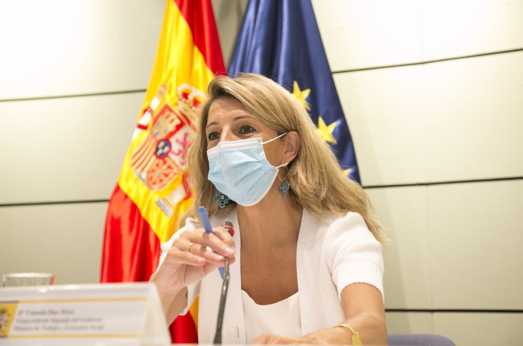La vicepresidenta segunda del Gobierno y ministra de Trabajo y Economía Social, Yolanda Díaz, lanzó la propuesta este jueves en Hora 25. La vicepresidenta segunda del Gobierno y ministra de Trabajo y Economía Social, Yolanda Díaz, lanzó la propuesta este jueves en Hora 25.