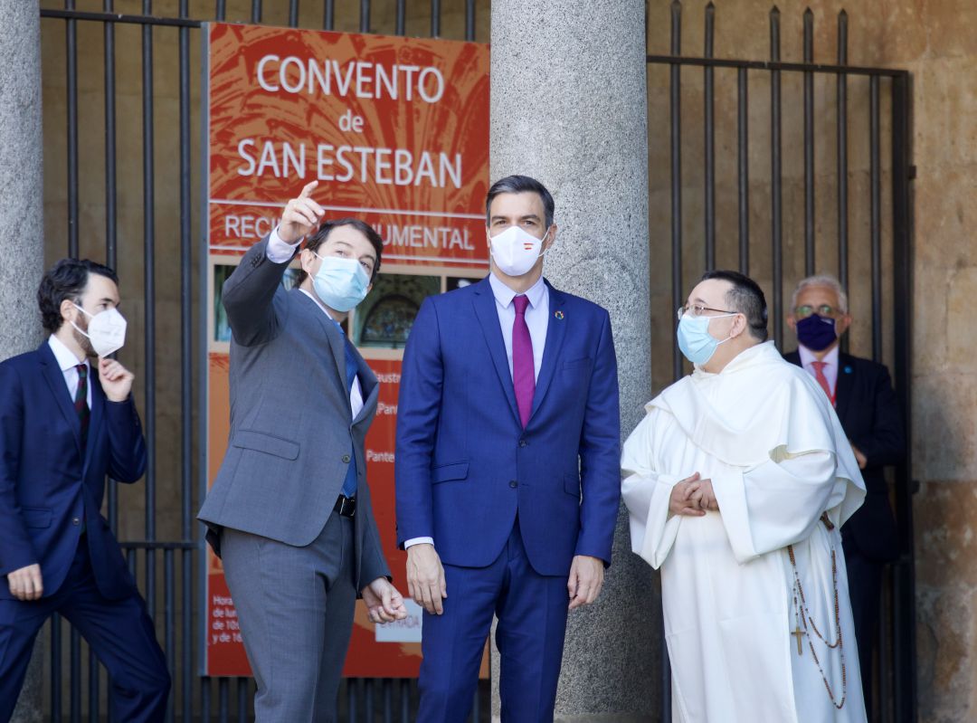 El presidente del Gobierno, Pedro Sánchez, junto al presidente de la Junta de Castilla y León, Alfonso Fernández Mañueco El presidente del Gobierno, Pedro Sánchez, junto al presidente de la Junta de Castilla y León, Alfonso Fernández Mañueco
