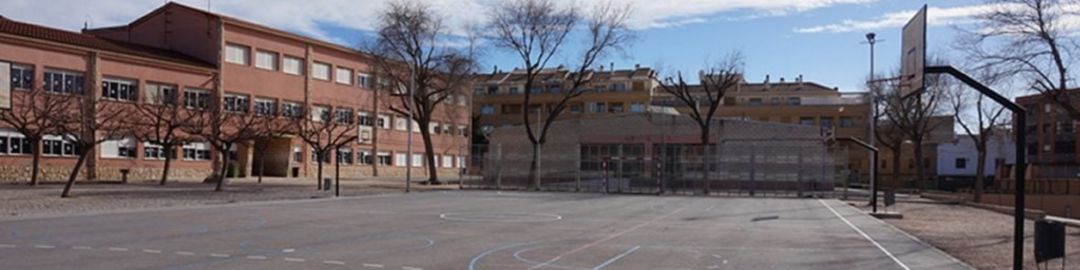 Patio del colegio Príncipe Don Juan Manuel Patio del colegio Príncipe Don Juan Manuel