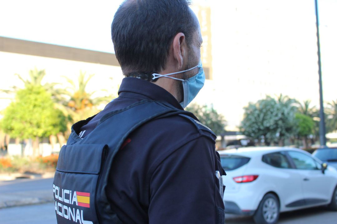 Agente de la Policía Nacional Agente de la Policía Nacional