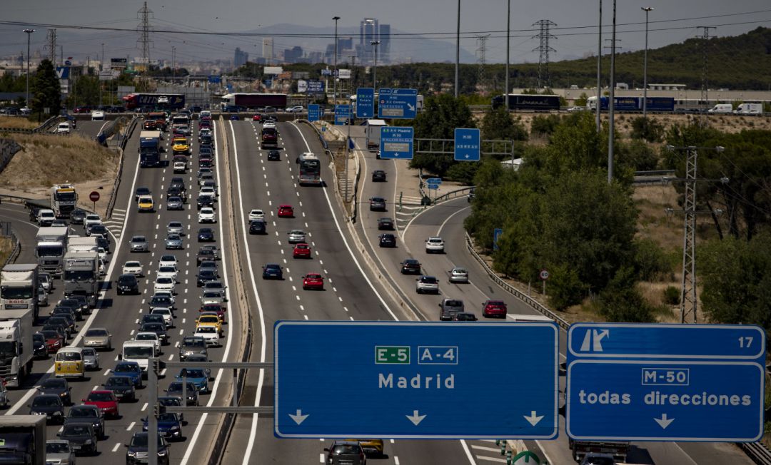 La operación salida continúa con varias retenciones en las principales carreteras españolas. La operación salida continúa con varias retenciones en las principales carreteras españolas.