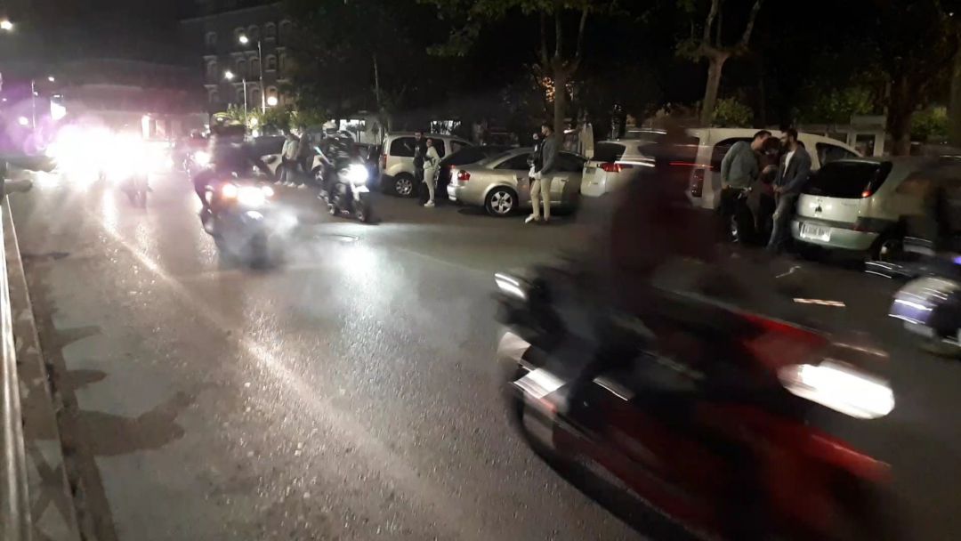 Cientros de motocicletras, sus luces y el sonido de sus motores fueron las grandes protagonistas durante la noche arandina. Cientros de motocicletras, sus luces y el sonido de sus motores fueron las grandes protagonistas durante la noche arandina.