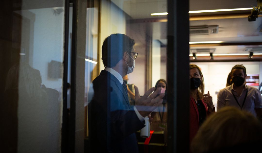 El vicepresidente de la Generalitat, Jordi Puigneró, después de un encuentro en el Parlament con los grupos parlamentarios previa a la comisión bilateral. El vicepresidente de la Generalitat, Jordi Puigneró, después de un encuentro en el Parlament con los grupos parlamentarios previa a la comisión bilateral.