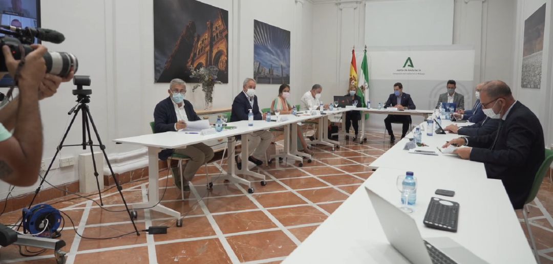 Comité de Expertos, presidido por Juan Manuel Moreno Bonilla, esta tarde. Comité de Expertos, presidido por Juan Manuel Moreno Bonilla, esta tarde.
