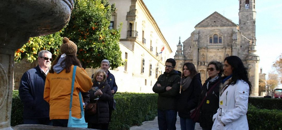 Turistas en Úbeda, ciudad Patrimonio de la Humanidad. Turistas en Úbeda, ciudad Patrimonio de la Humanidad.