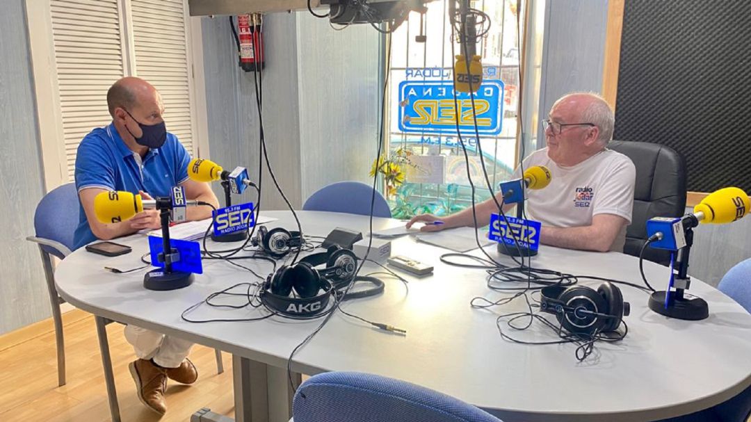 Momento de la entrevista al diputado, José Luis Hidalgo, en nuestros estudios Momento de la entrevista al diputado, José Luis Hidalgo, en nuestros estudios